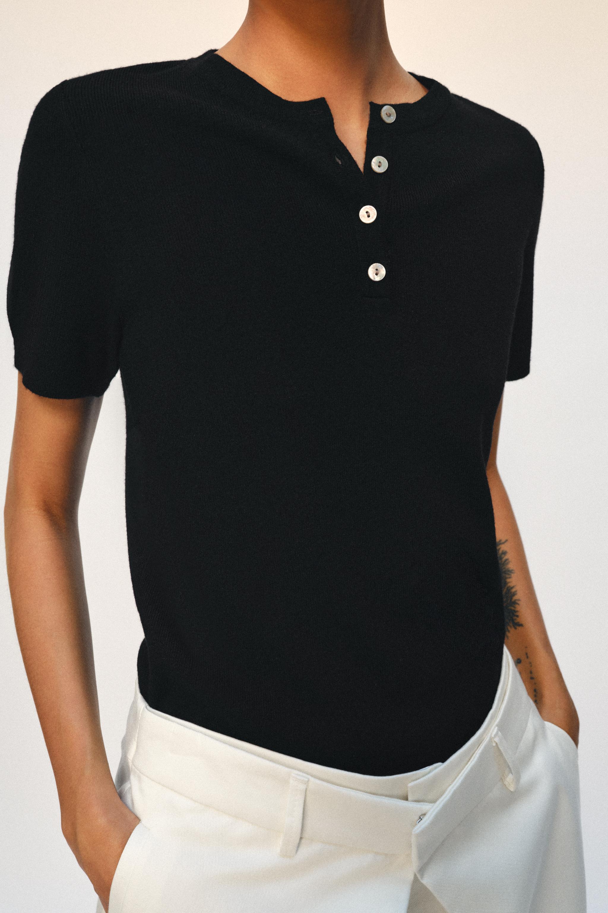 KNIT BUTTON-FRONT TOP